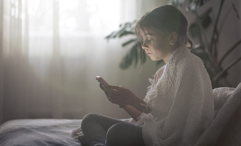 Read more about the article The Mental Health Impact of Constant Digital Connection: Finding Balance in a 24/7 World